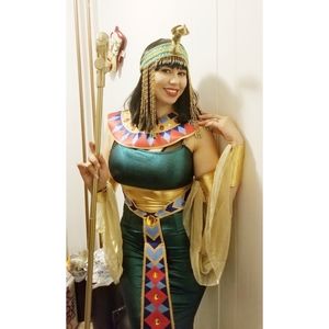 Halloween costume Cleopatra leg avenue